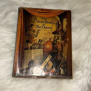 The victor book of opera 1968 thirthteenth  edition vtge